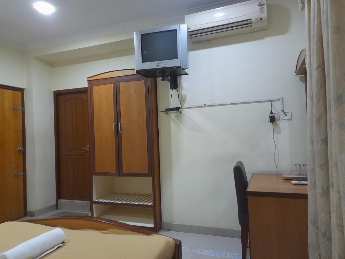 Hotel Dp Oberoi Residency à Kochi Extérieur photo