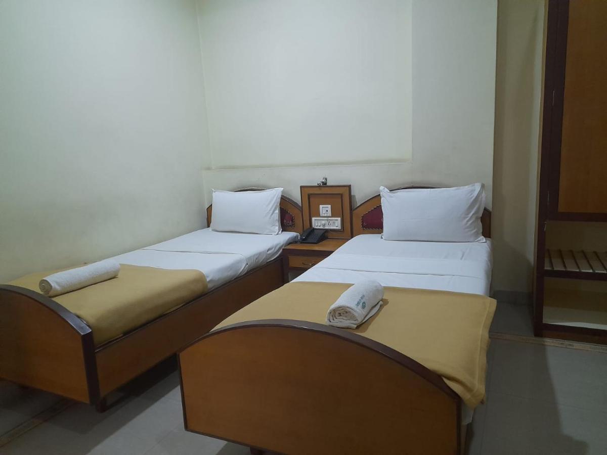 Hotel Dp Oberoi Residency à Kochi Extérieur photo